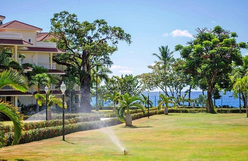 El Batey Apartment | Top-floor penthouse in beachfront residence, steps to all shops and restaurants
