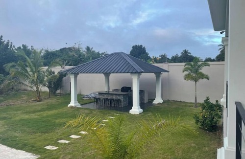 Santiago de los Caballeros House | Tropical Paradise!