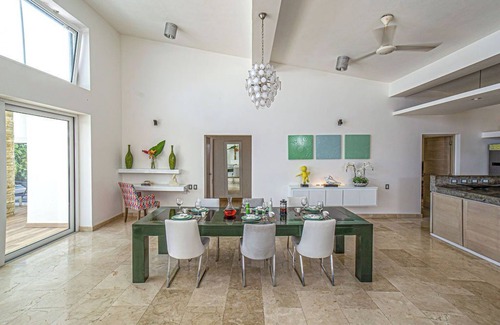La Mulata Villa | V03 Dolce Vita · High-ceilinged Villa w/3-level pool & jet tub