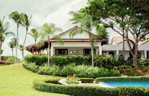 Las Lomas Villa | Villa ∙ 6 bedrooms ∙ 12 guests