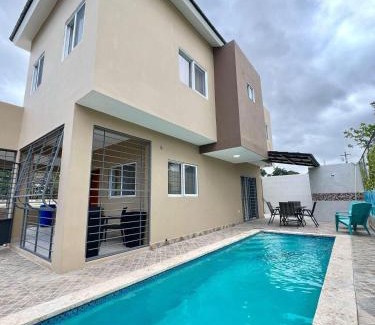 Munoz House | Villa MariposaModern&Lux Swimming Pool