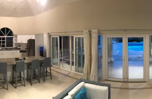 Urbanizacion Tavarez Villa | VillaTracey! 4BR/4BA Luxury Sosua OcnView Pool Jacuzzi Pool Table Walk 2 Town