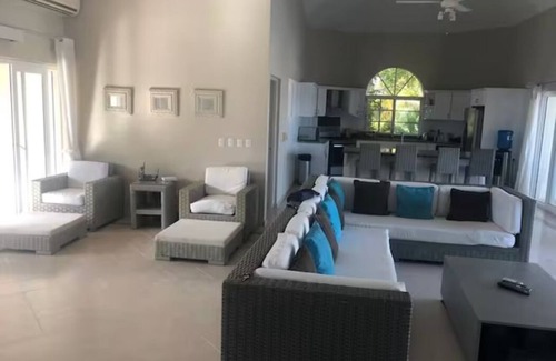 Urbanizacion Tavarez Villa | VillaTracey! 4BR/4BA Luxury Sosua OcnView Pool Jacuzzi Pool Table Walk 2 Town