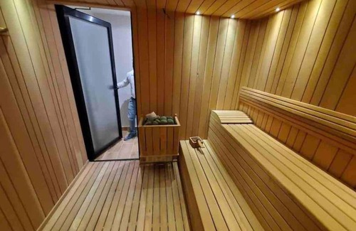 La Julia Apartment | VIP DELUXE SUITE AND TOWER E11 POOL GYM SAUNE WIFE