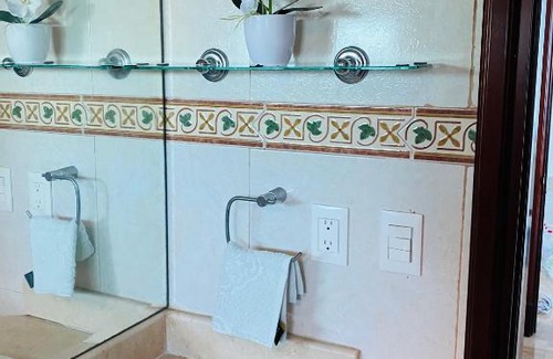 San Geronimo Apartment | Vista al mar Habitación Privada Coral en Malecon Santo Domingo 1-829-343-1001
