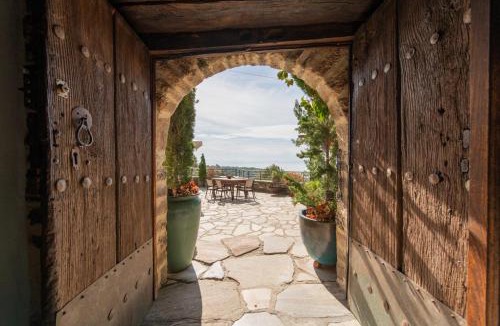 Agios Lavrentios House | Αρχοντικό 1716