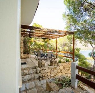 Loutraki-Agioi Theodoroi House | Αeraki Villa at Heraion Lagoon