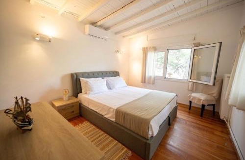 Loutraki-Agioi Theodoroi House | Αeraki Villa at Heraion Lagoon