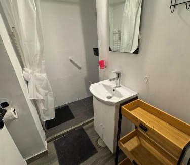 Ano Patisia Apartment | Διαμέρισμα Αθήνα 100μ Metro