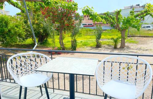 Pefki Apartment | Κωνσταντίνος Έλενα Studios