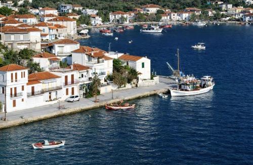 Trikeri House | Μπροστά στο ναυάγιο Καλή τύχη
