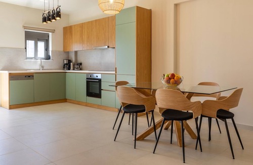 Nafplion City Centre Apartment | ΟliveVine2 · OliveVine2-Πολυτελές Διαμέρισμα με Θέα Ναύπλιο