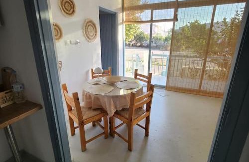 Salamis House | ΠΑΝΩ ΣΤΟ ΚΥΜΑ