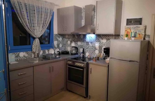 Massouri Apartment | 1 Bed Apt - Sleeps 2 - Free Parking - Sea View