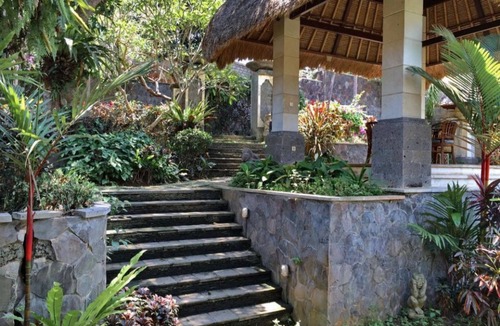 Sukawati House | 1 BR Suite Room in Sukawati, Balinese Feel and Experience