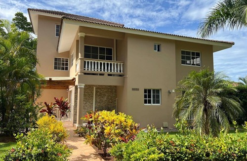 Urbanizacion Tavarez Villa | 10-bedroom, 10-bathroom complex, 2 private pools, BBQ/cable TV/WiFi/AC