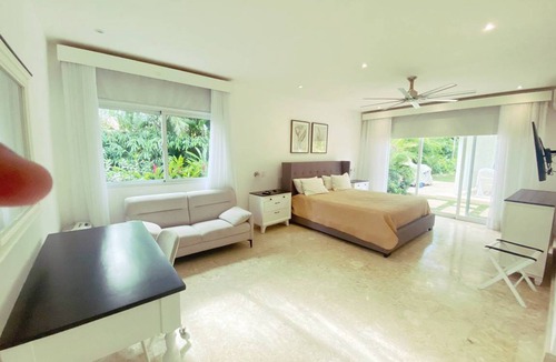 Los Lagos Villa | 1000 m² Villa ∙ 5 bedrooms ∙ 10 guests