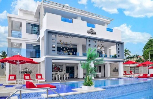 Montellano Villa | 12BR DeLuxe Villa: Infinity Pool, Jacuzzi, Billiard & Bar