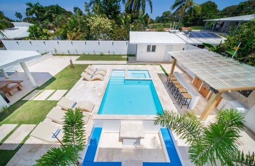 Urbanizacion Tavarez Villa | 14 BR Getaway 2 mins from Sosua action!