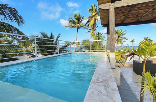 El Cortecito Condo | 14BR Spacious Multi-Unit Retreat with Rooftop Plunge Pool - Walk to Beach +Bonus
