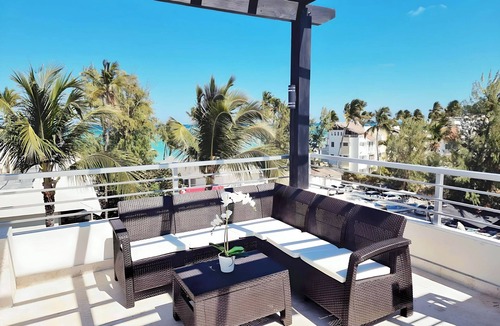 El Cortecito Condo | 15BR Spacious Multi-Unit Retreat with Rooftop Plunge Pool - Walk to Beach +Bonus