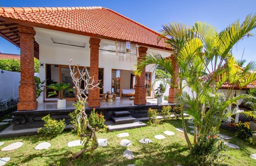 Umalas Villa | 170 m² Villa ∙ 2 bedrooms ∙ 6 guests
