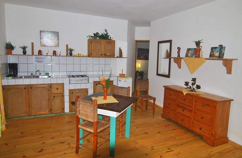 ProCab Apartment | 1BD condo in lush tropical settings, near shops/beach/restaurants