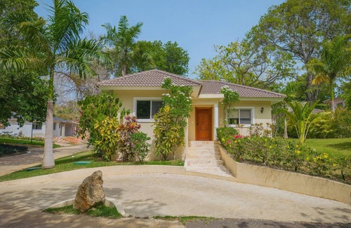 Urbanizacion Tavarez Villa | 2 Bed 2 Bath Villa with Jacuzzi, High Speed Wi-Fi