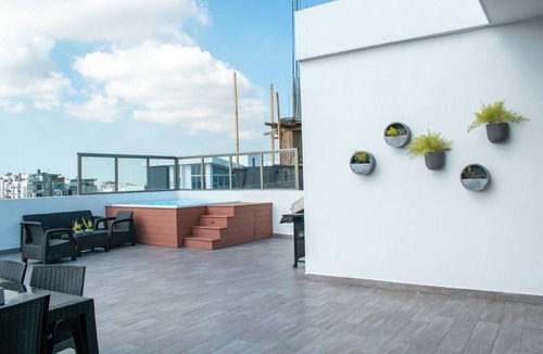 Honduras Apartment | 2 Bed Apartment, floor 3
