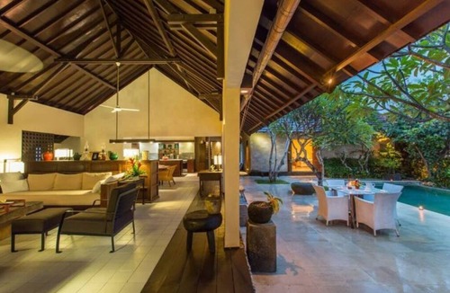 Central Seminyak Villa | 2 Bed Lovely Seminyak Villa Close to Shopping Area