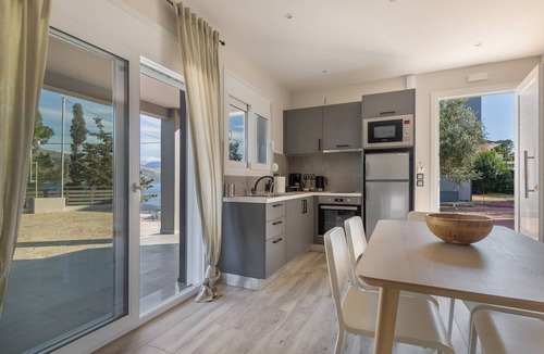 Paliki Apartment | 2-Bedroom Apartment with Sea View, Wi-Fi and Air Conditioning