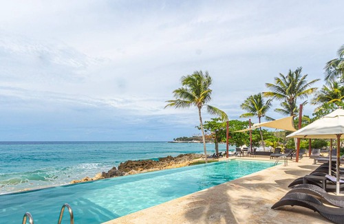 Los Brazos Apartment | 2 bedroom family suite, 2 pools, Direct access to the private beach!