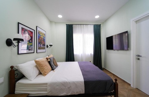 Agios Panteleimonas Apartment | 2 BR Apartment with Sitcom Vibes VIPGreece