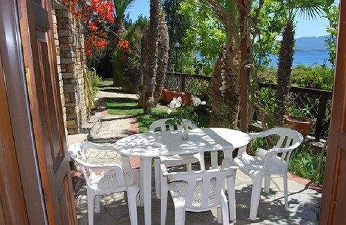 Horto Apartment | 2- room apartment a few steps from the beach with garden