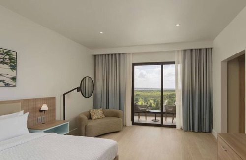 La Romana Hotel | 2 Units w/Balcony | Pool, Onsite Dining & Free Parking | Near the Beach