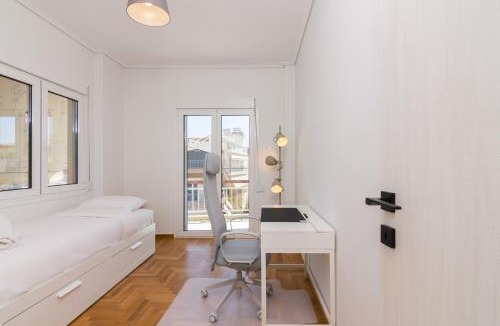Dafni-Ymittos Apartment | 2Bdrm Bright Apartment in Dafni