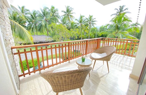 Portillo Apartment | 2BR 6 Guest Balcony in Portillo Close to Beach
