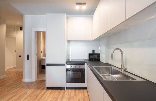 Kypseli Apartment | 2BR Gem Apt Access To Rooftop w/Sauna & Gym