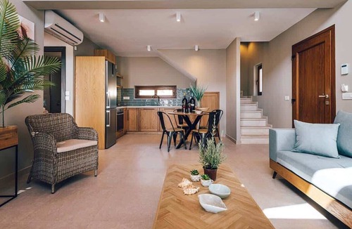 Maries Villa | 2BR Sea-View Hideaway Infinity Pool & BBQ (Ultra-Private)