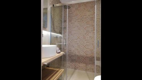 Katsarou Apartment | 2br Suite White gea with private pool no01