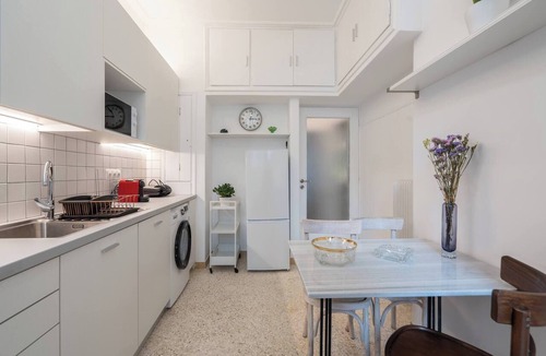 Exarhia Apartment | 2BR Vintage & Artistic Retreat in Athens heart