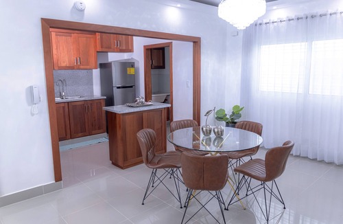 San Francisco de Macoris Apartment | 3 Bd apt | Hot water, AC, WIFI, TV, Pool, Parking.
