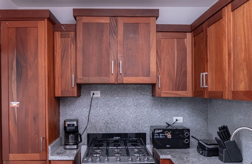 San Francisco de Macoris Apartment | 3 Bd apt | Hot water, AC, WIFI, TV, Pool, Parking.