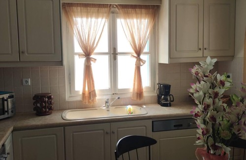 Massouri House | 3 Bed Villa - Sleeps 6 - Terrace - Sea View