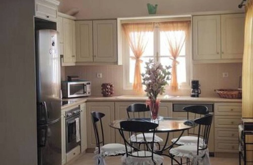 Massouri House | 3 Bed Villa - Sleeps 6 - Terrace - Sea View