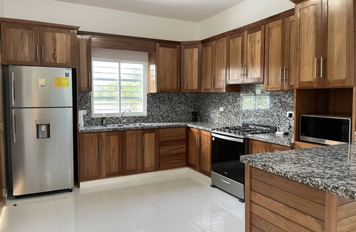 Centro Villa | 3 minutes from the beach! Newly built Villa with pool