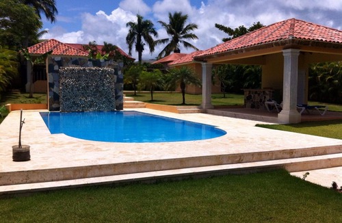 Villas Ana Maria Villa | 3BD guest-friendly villa in Sosua center, private pool/jacuzzi/AC/cable TV/Wifi