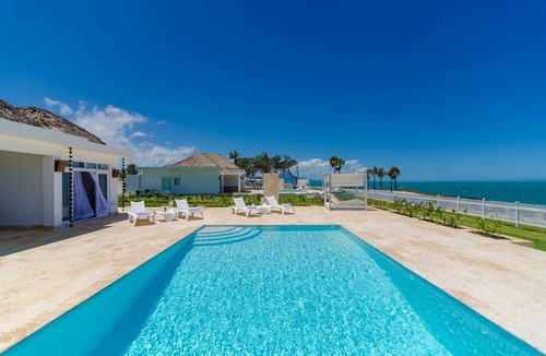 Playa Chiquita Villa | 3BD Oceanfront villa, private pool & golf cart, gym/tennis!