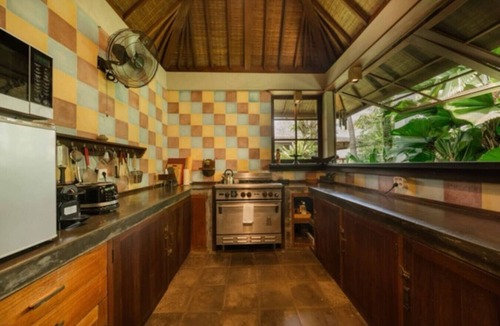 Kaba-Kaba House | 3BR Kangin Lane - A Queenslander Gem