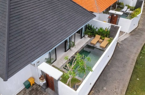 Cemagi Villa | 3BR Modern Luxury Villa | Walk to Beach and Cafés